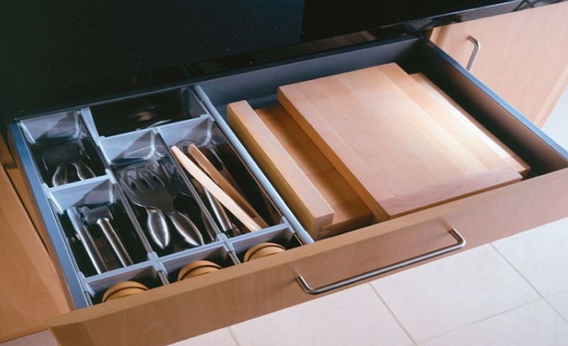 Soft Close Kitchen Drawers and Cutlery Inserts