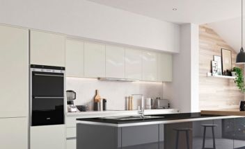 Zola Gloss Slab Handleless Laqured Kitchen-Kitchen Stori/Uform