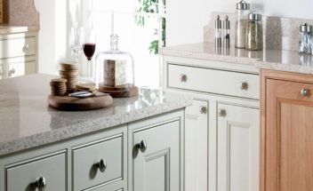 Tetbury In-framed Painted Oak Kitchen