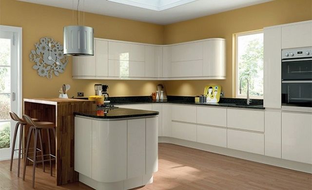 Lacarre Gloss Cream Handleless Kitchens - Pronto 