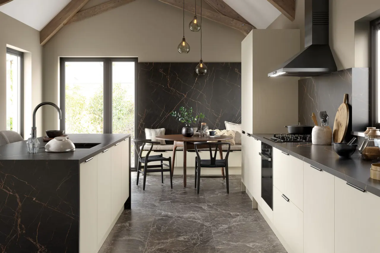 Venice in Paint Flow Matt Cream kitchen