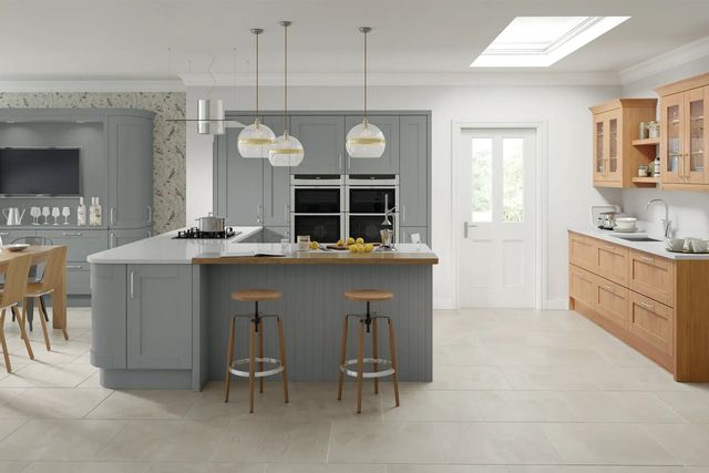 Cambridge kitchen by TKC