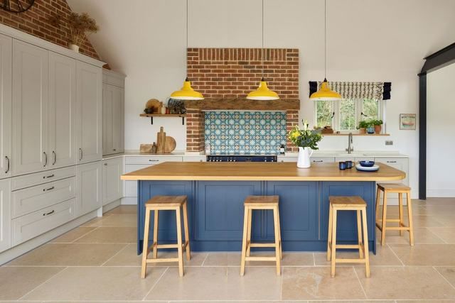 Chartwell kitchen by Burbidge