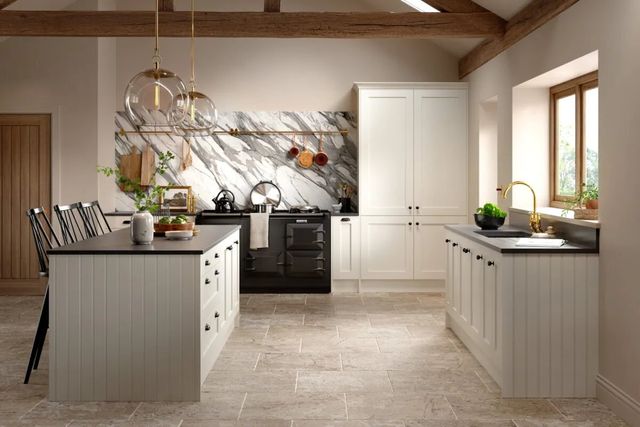 Hadley Shaker kitchen by Bella (BA Pronto)