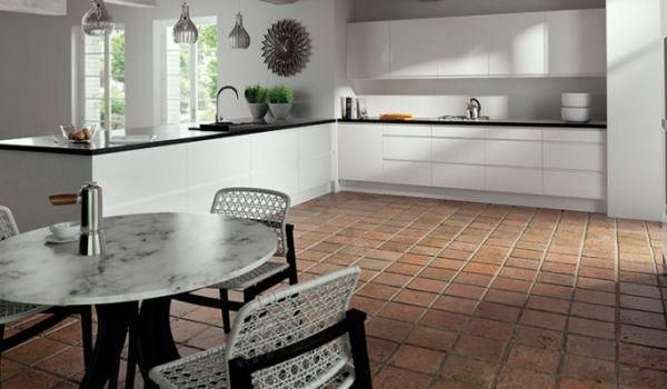 Lacarre Handleless kitchen by Bella (BA Pronto)