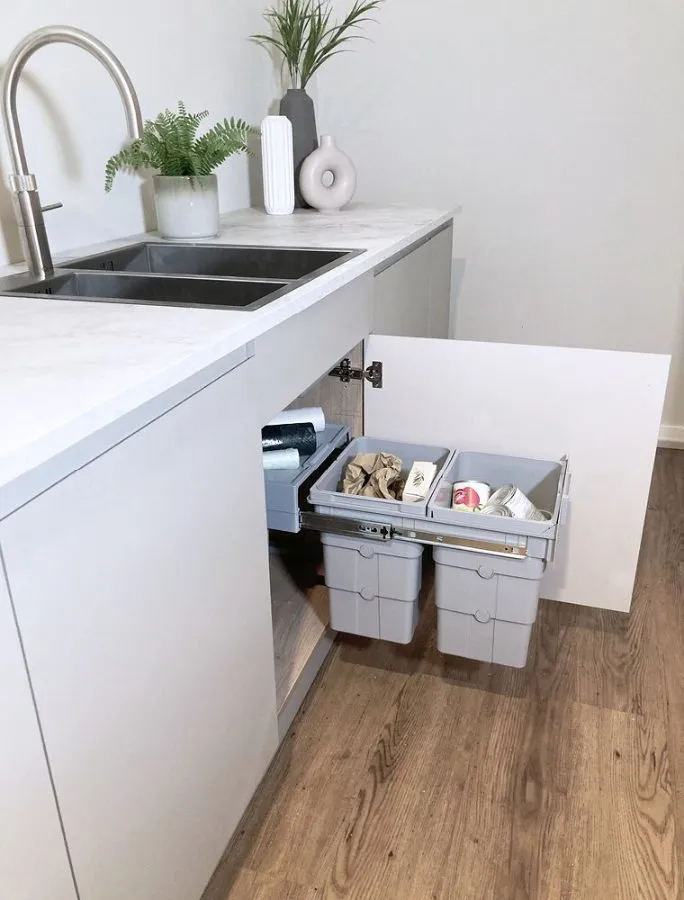 easyWaste 32L Base Mounted Bin