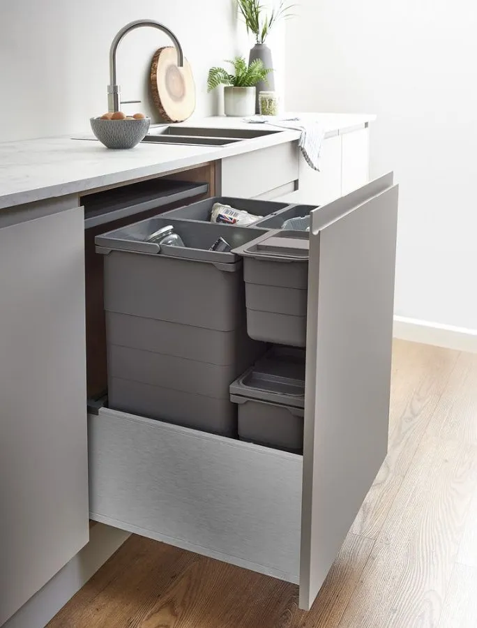 LEGRABOX ECO base for 600mm Cabinet, Stainless Steel