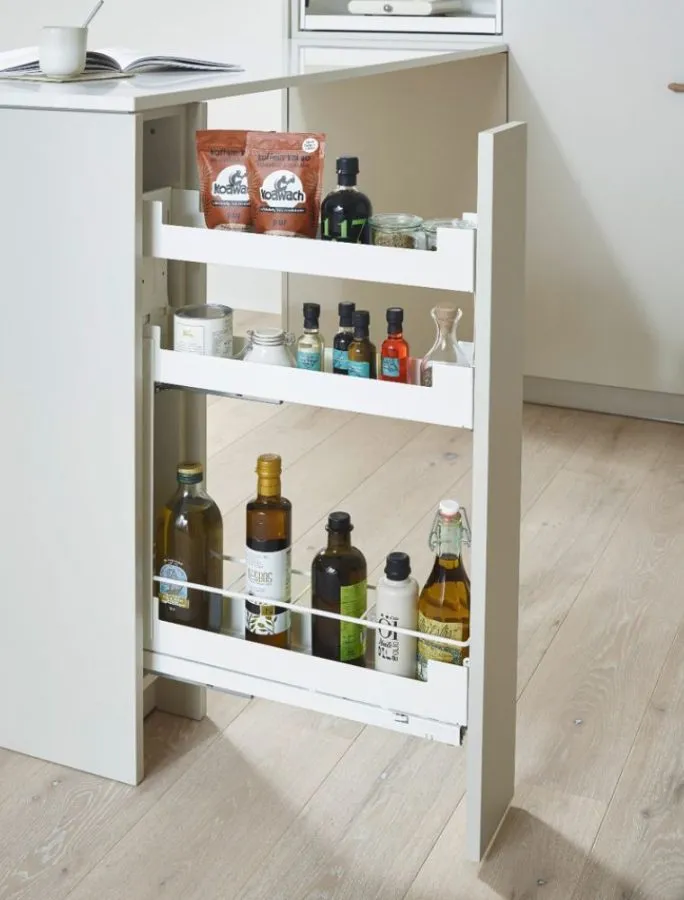 Pinello narrow base pull-out with shelves in white