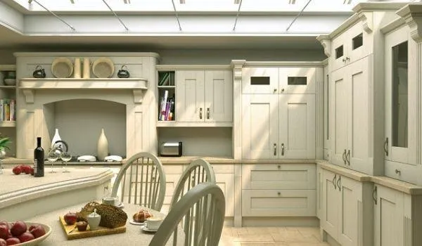 Wilton Shaker kitchen, Cream