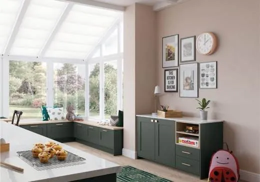 Georgia kitchen, Georgia in Deep Forest · Deep Forest