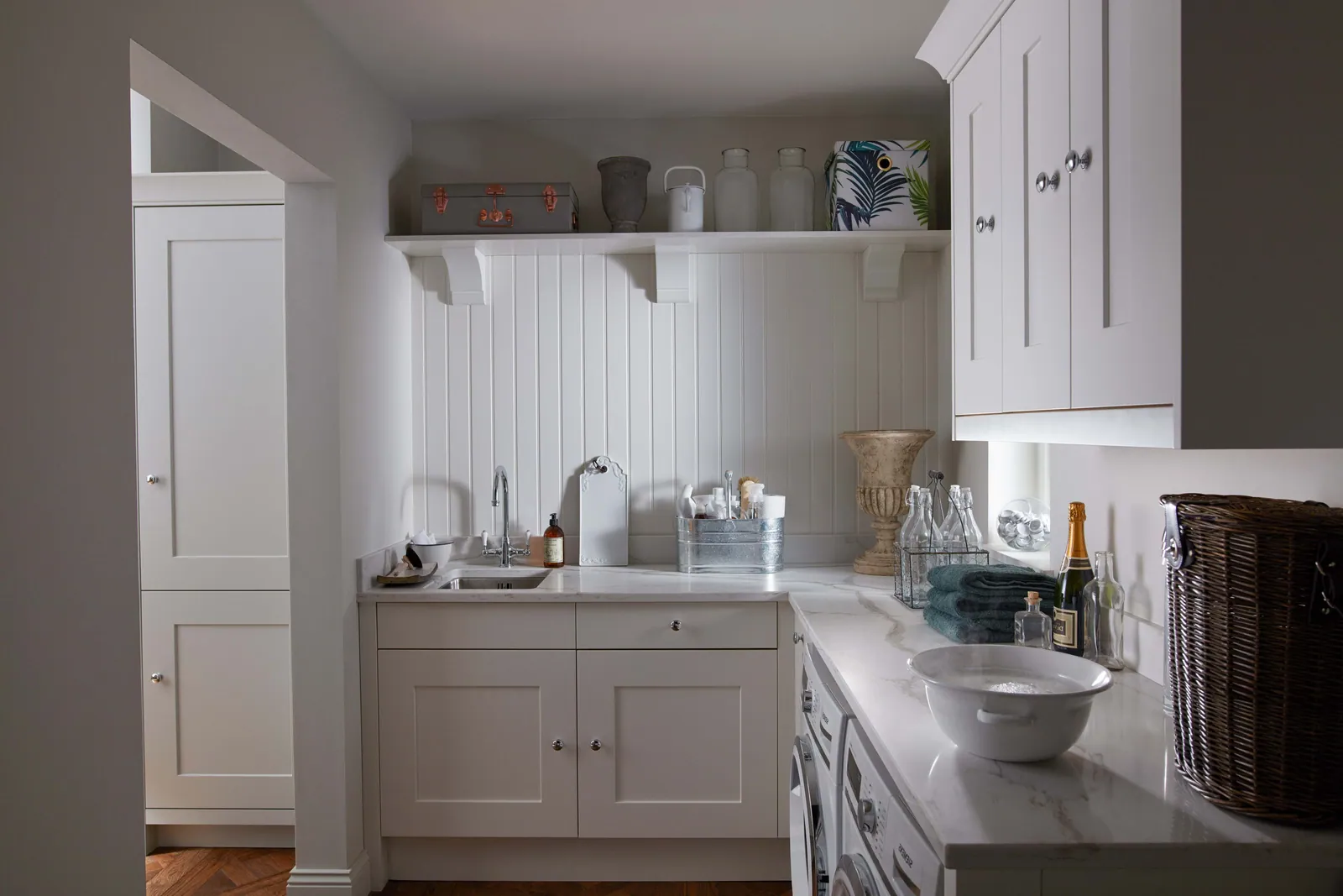 Fitzroy kitchen, Porcelain
