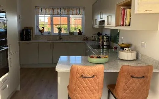 Zola Matt Handleless kitchen, Zola Matte in Stone · Stone