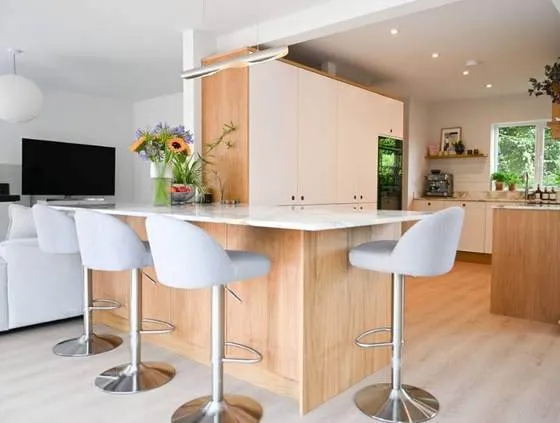 Porter Matt Handleless kitchen, Porter Outline Chalk · Chalk