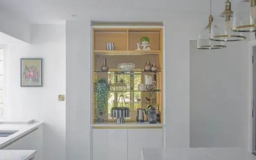 Zola Gloss Handleless kitchen, Zola Gloss in White · White