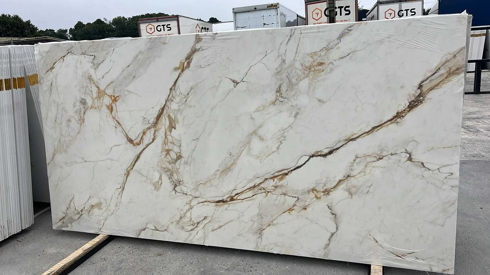 Borghini quartz kitchen worktop