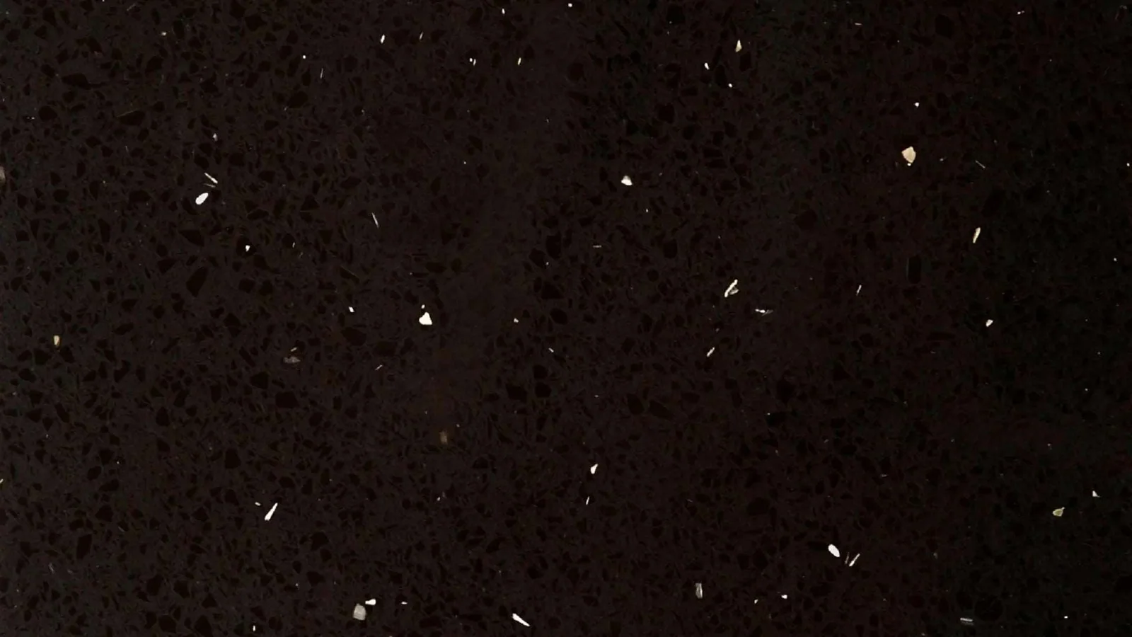 Black Mirrorlux quartz kitchen worktop
