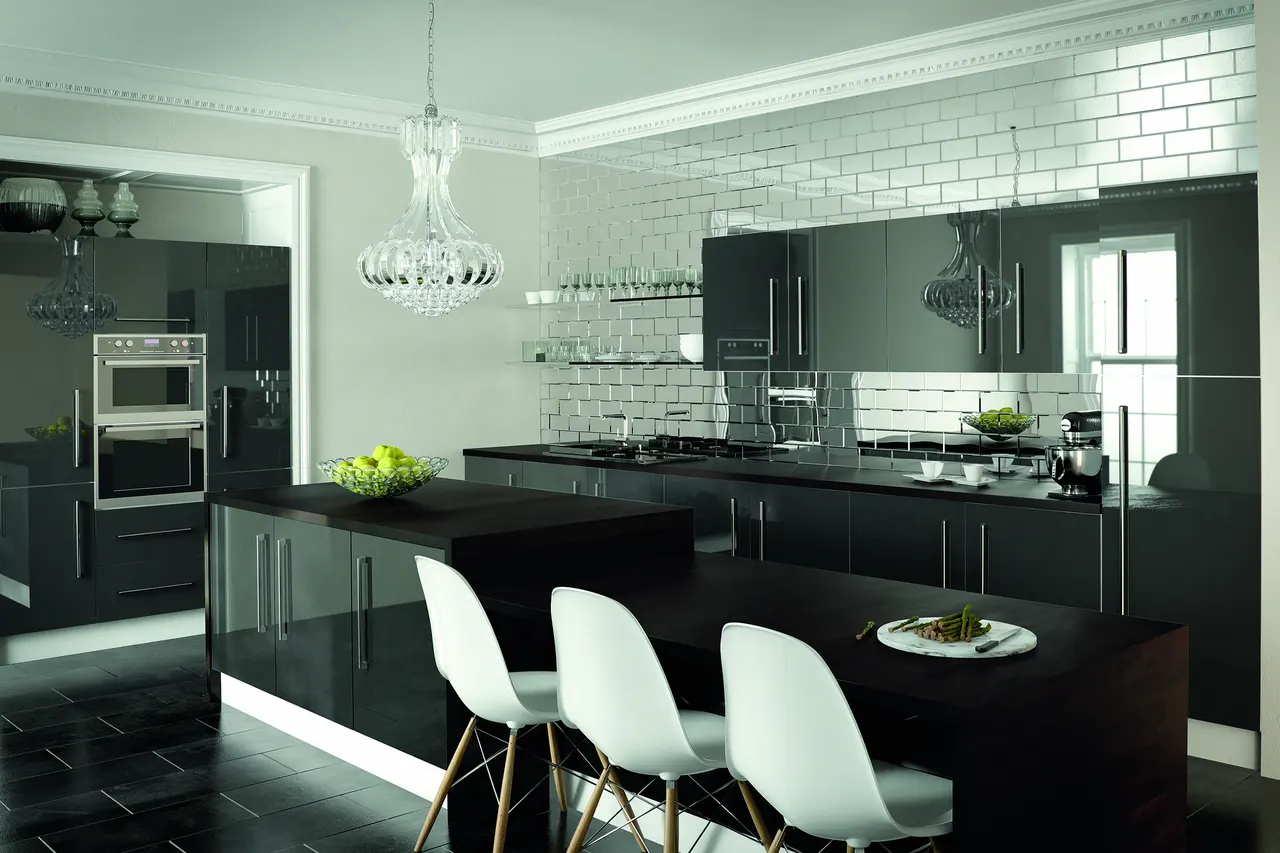 Zurfiz in Ultragloss Metallic Anthracite kitchen